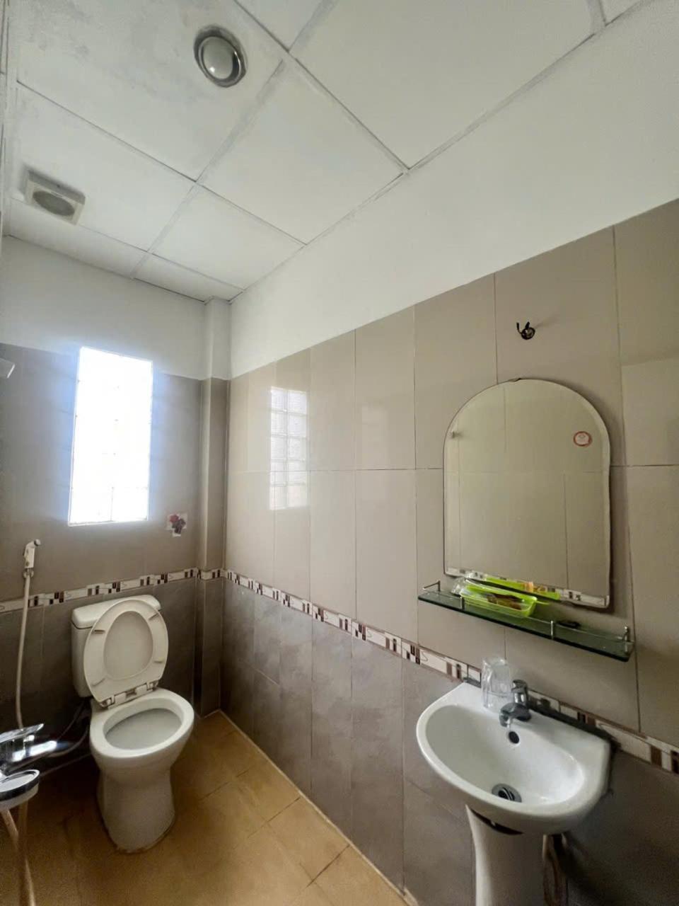 Khach San Doan Gia Aparthotel Ho Chi Minh City Exterior photo